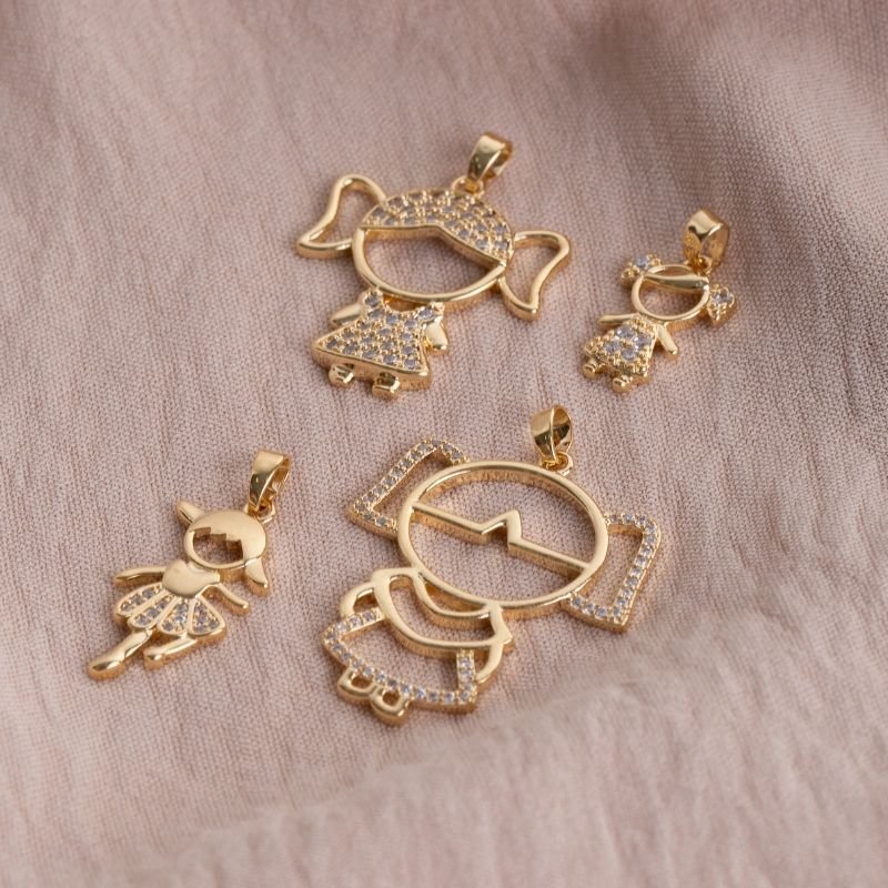 Pingente Menina C/zirconia 28mm