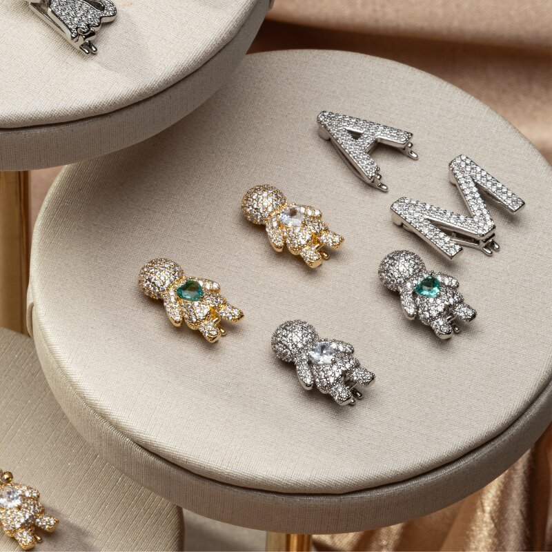 Pingente Menino Cravejada 18mm