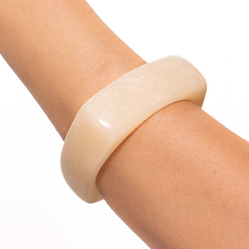 Bracelete Quadrado 27mm Em Resina -sem Garantia