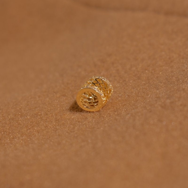 Pingente Espaçador Vazado Com Zircônias 7mm